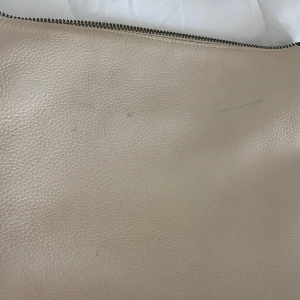 Coach Special Edition Leather Hobo Shoulder Bag in Cream with Riveted Strap - Picture 10 of 10